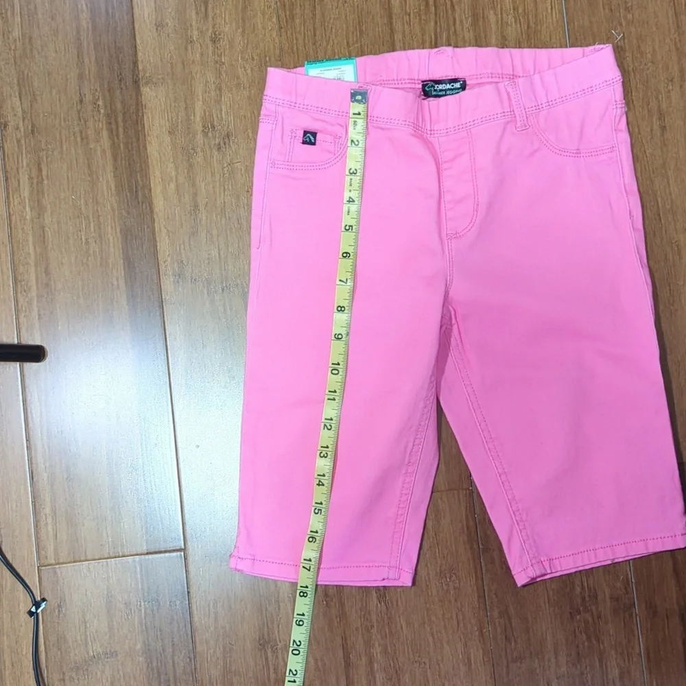 Jordache Pink Skimmer Capri Jeggings - Picture 6 of 9